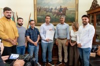 Prefeito Fernando Marroni faz primeira visita oficial à Câmara e entrega projeto atualizado do Minha Casa Minha Vida