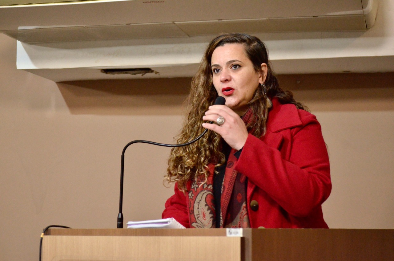 Vereadora Fernanda Miranda questiona prefeitura sobre lei de acessibilidade nos Cinemas